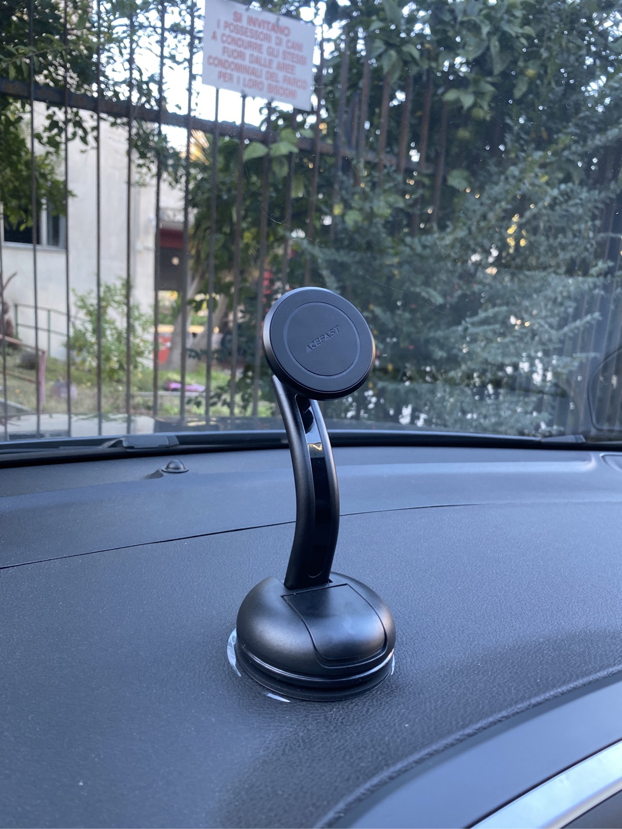 Recensione supporto auto magnetico ACEFAST 44