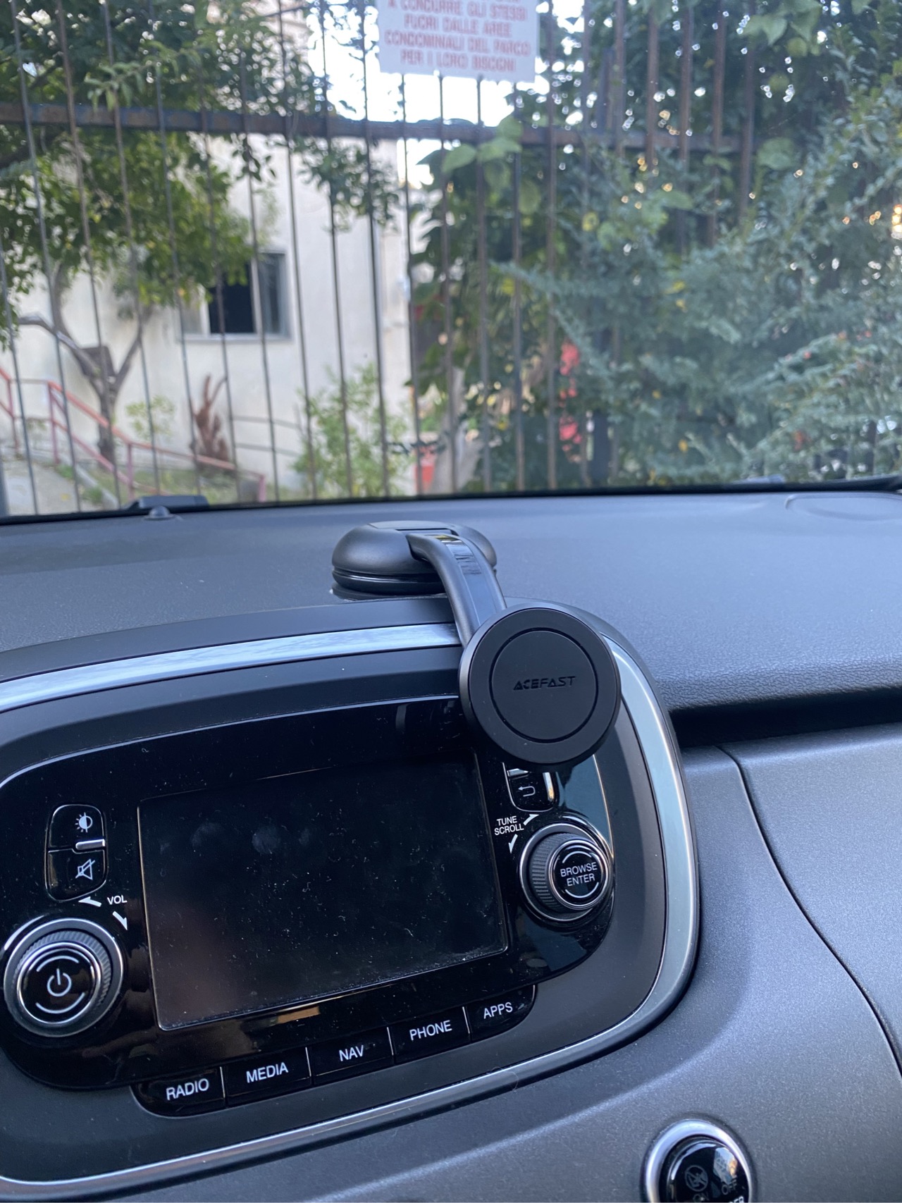 Recensione supporto auto magnetico ACEFAST 42