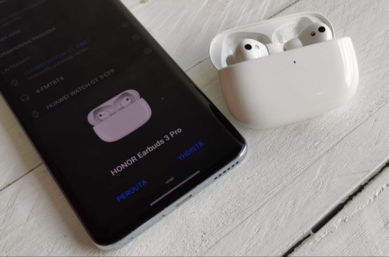 L'accoppiamento è facile, con i telefoni Honor anche quasi automatico.
