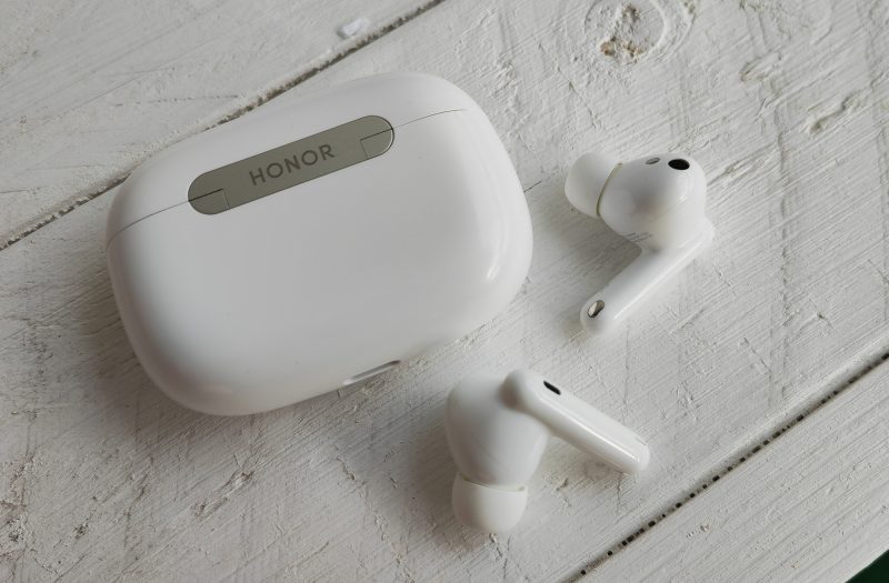 Honor Earbuds 3 Pro è un'opzione per cuffie di fascia alta.