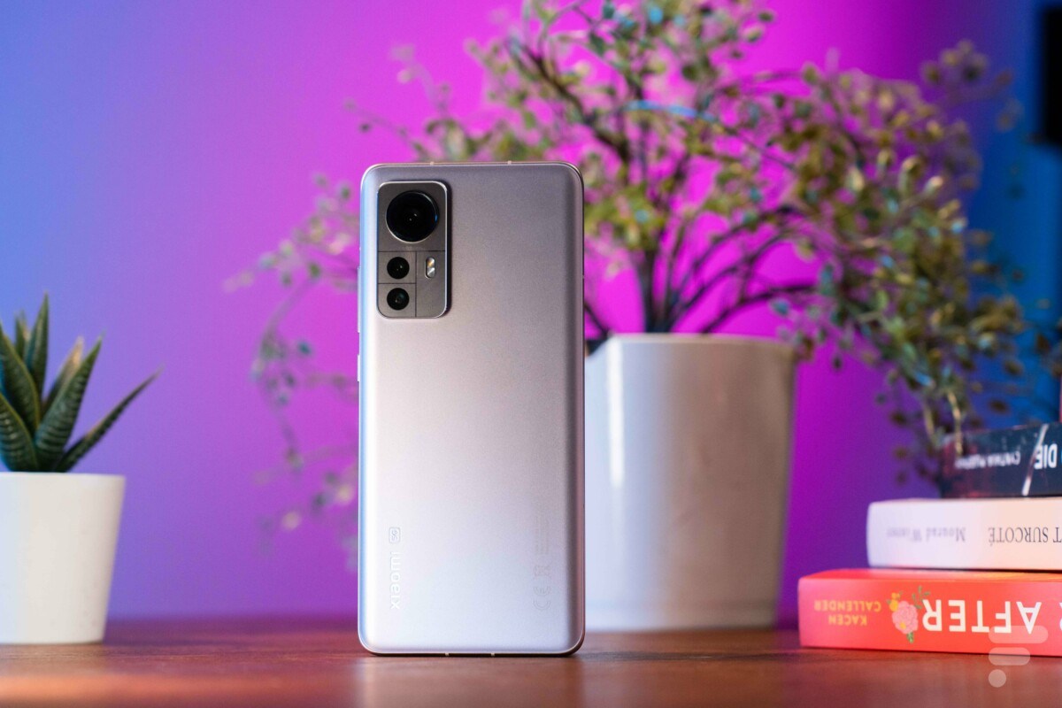 Xiaomi 12 indietro