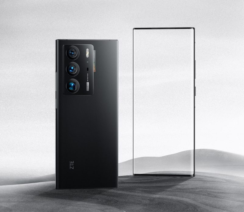 Il telefono top di gamma ZTE Axon 40 Ultra sarà in vendita in Europa, dotato di una fotocamera frontale e tre fotocamere posteriori da 64 megapixel 1