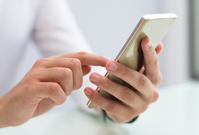 Le vendite di smartphone sono scese sotto i 100 milioni di unità a maggio 1