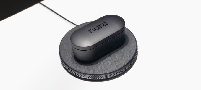 Le prime cuffie intrauricolari completamente wireless che supportano una qualità del suono senza perdita di dati sono ora in prevendita: le cuffie NuraTrue Pro hanno il supporto aptX Lossless 3 La custodia di ricarica NuraTrue Pro supporta anche la ricarica wireless.