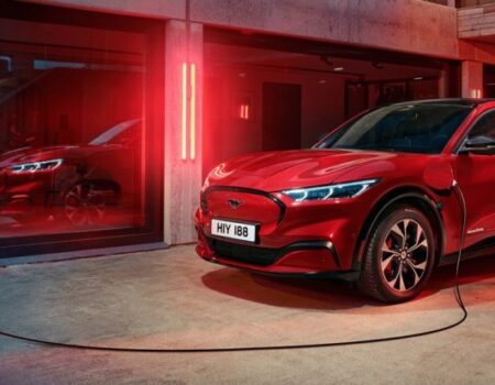 Stati Uniti: proposta una tassa annuale di 250 dollari per i possessori di auto elettriche 2