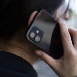 Come effettuare una chiamata anonima e bloccare i numeri nascosti Cosa succede quando ricevi una chiamata durante una conversazione telefonica? 3