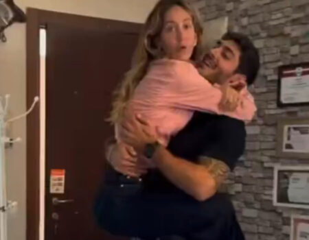 Helena Prestes e Javier Martinez: la coppia più seguita in fuga d'amore a Napoli 1