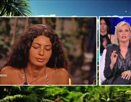 Isola dei Famosi: bufera tra Jasmine Salvati e Chiara Balistreri, Simona Ventura interviene duramente 3