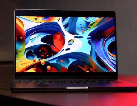 Apple verso il MacBook Pro con schermo OLED: Samsung fornirà i pannelli 4