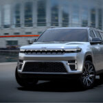Jeep Grand Wagoneer 2026: il maxi SUV si svela in autunno 2