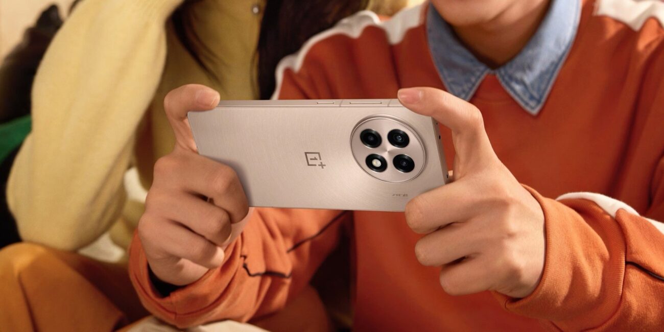 OnePlus 15R: il ritorno dei "flagship killer" con Snapdragon 8 Elite e display a 165 Hz 1