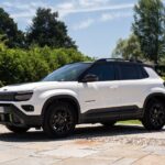 Jeep Avenger resta il B-SUV più venduto in Italia nel 2025, ma a luglio cede il passo alla Dacia Duster 2