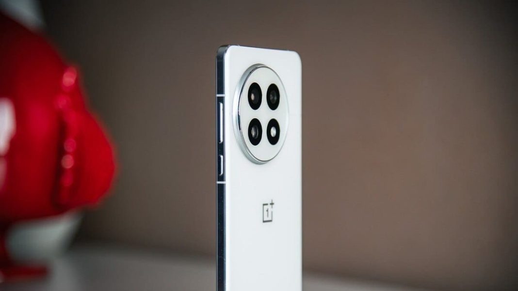 OnePlus 15 e Ace 6: la rivoluzione dei display a 165Hz è in arrivo 1
