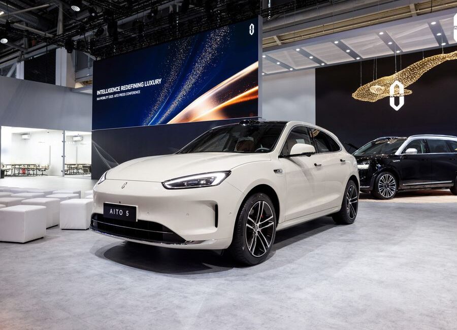Aito Svela la Sua Gamma Globale all'IAA Mobility 2025: Il Nuovo Lusso Elettrico Arriva in Medio Oriente 1