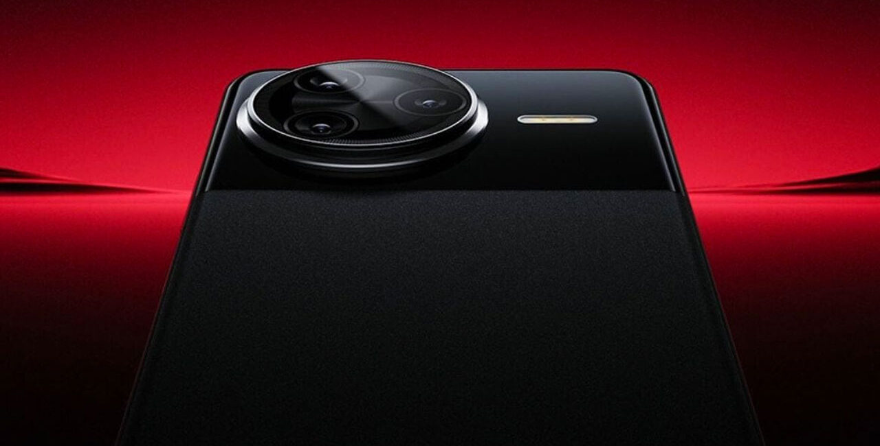 Redmi K90 Pro Max: la batteria da record e le specifiche top che sfidano il mercato Redmi K90 Pro Max: la batteria da record e le specifiche top che sfidano il mercato 1
