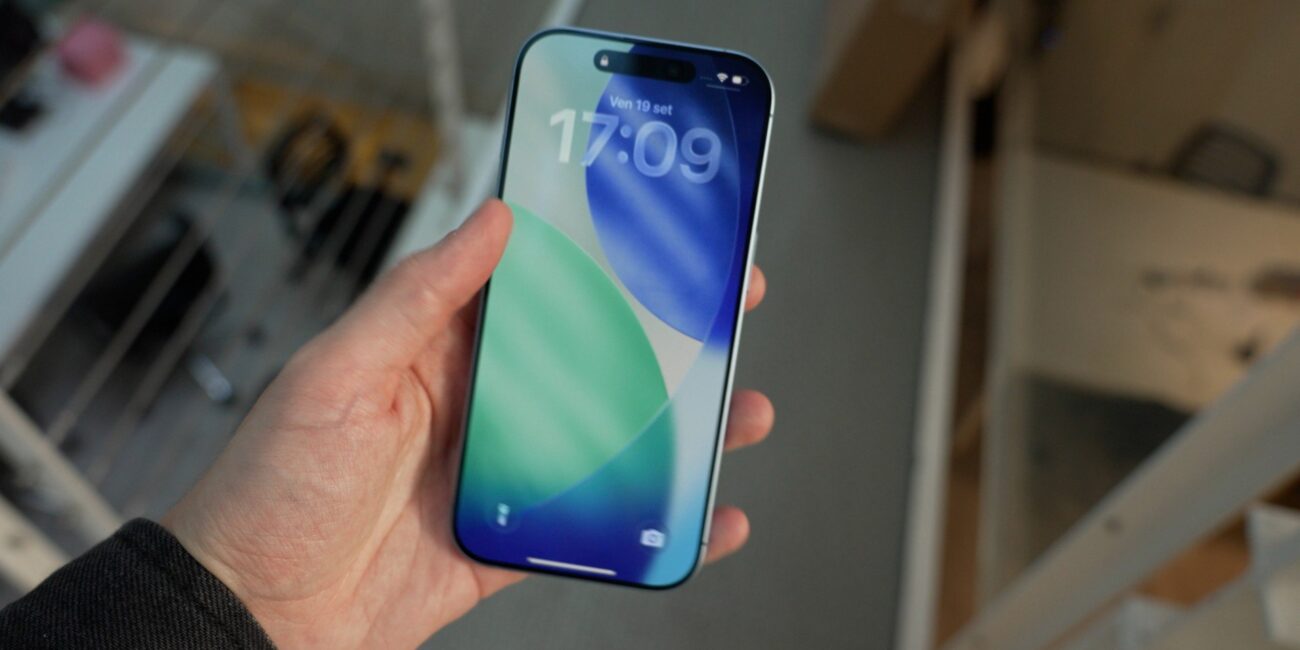 Adobe Project Indigo in ritardo su iPhone 17: problemi con la nuova fotocamera frontale 1