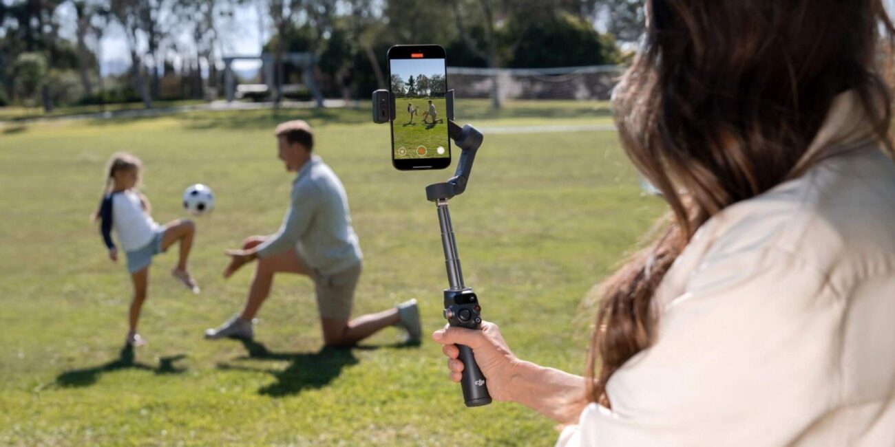 DJI Osmo Mobile 8: il nuovo gimbal con rotazione a 360° e luce integrata DJI Osmo Mobile 8: il nuovo gimbal con rotazione a 360° e luce integrata 1