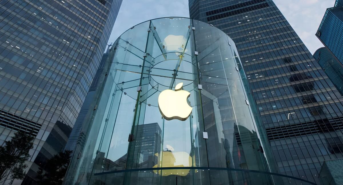 Apple in tribunale a Londra per la commissione del 30% sull’App Store Apple in tribunale a Londra per la commissione del 30% sull’App Store 1