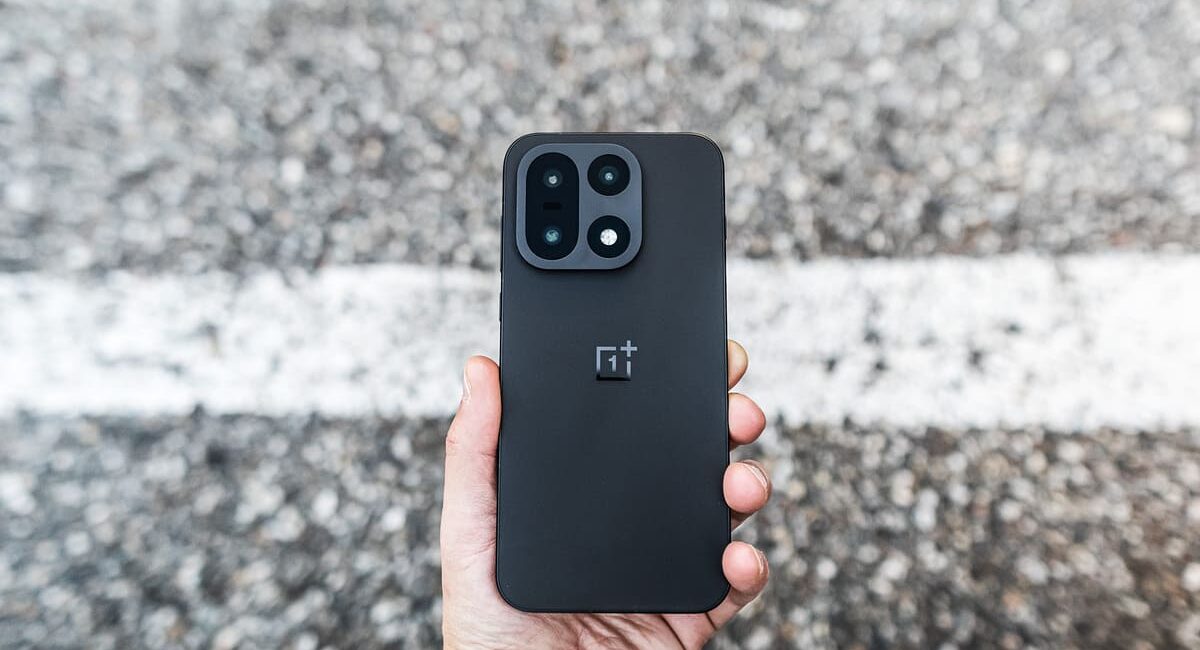 OnePlus 15: Recensione del Gaming Phone con Fotocamera Tripla da 50 MP 1