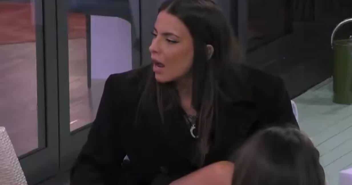 Grande Fratello: scontro notturno tra Anita e Grazia dopo la sorpresa del padre 1