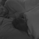 Grande Fratello, indiscrezione shock: bacio notturno tra due concorrenti "proibiti". La regia avrebbe tagliato le immagini 2