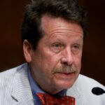 Il capo dei vaccini della Fda annuncia una svolta radicale, scoppia la polemica con gli ex commissari 3