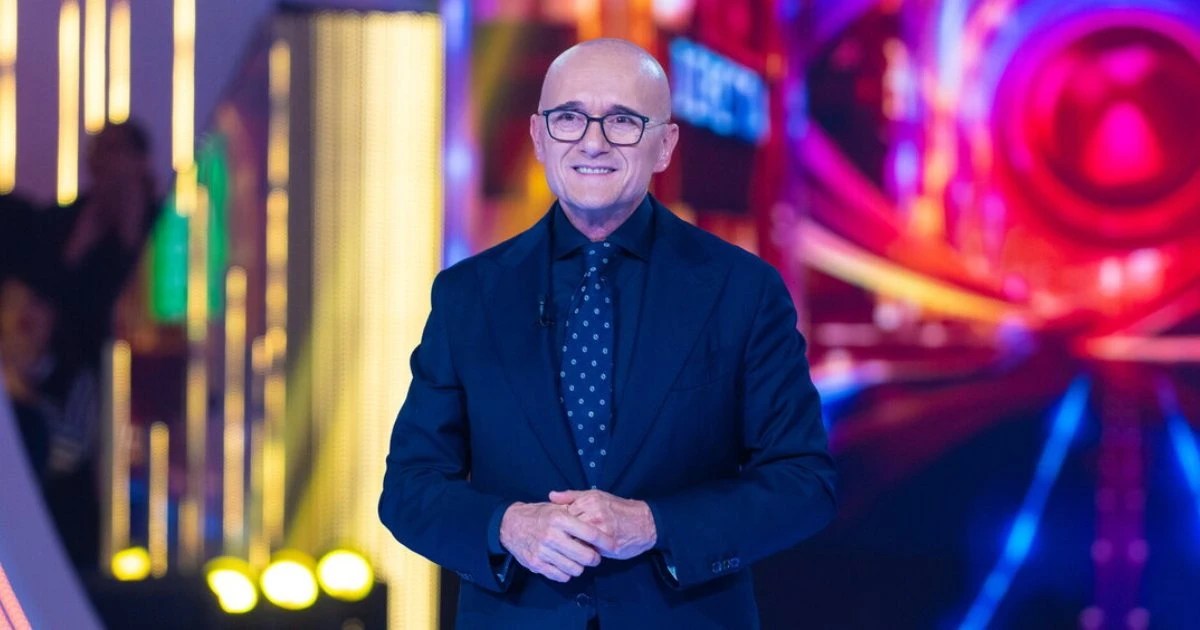 Alfonso Signorini in attesa del via libera per il Grande Fratello Vip 1