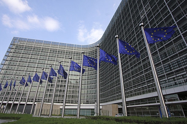 La Commissione Europea multa X da 120 milioni di euro per il "tick blu" ingannevole 1